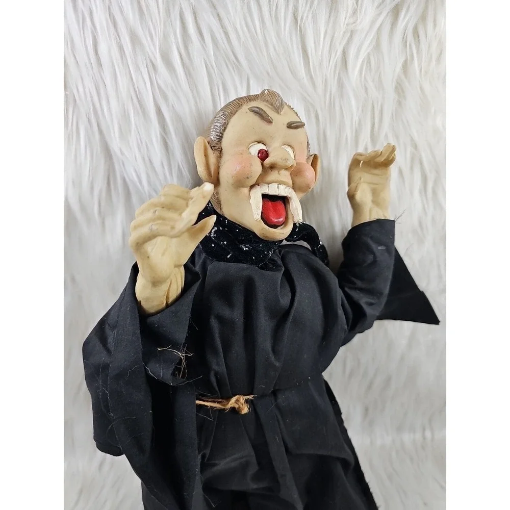 Super Cool Vintage Dracula Vampire 16